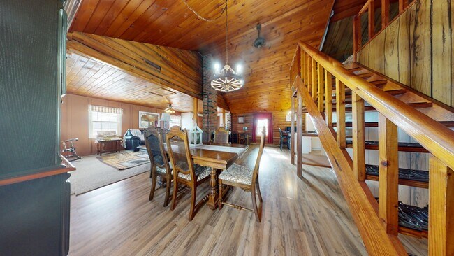 Building Photo - Crestview schools- FURNISHED county home