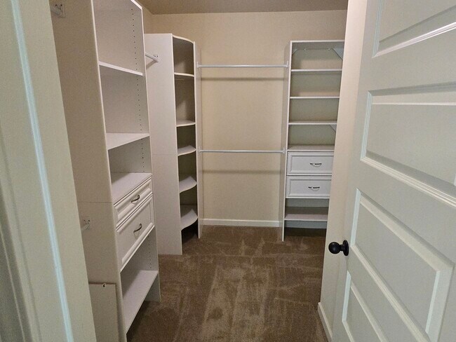 Building Photo - 4416 Grove Landing Dr