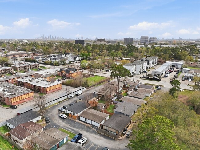 Building Photo - 4102 Sherwood Ln