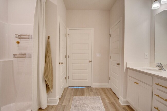 Building Photo - Modern 4BR/3BA Home with Loft, Spacious Yard & Blackwater Reserve Resort-Style Amenities