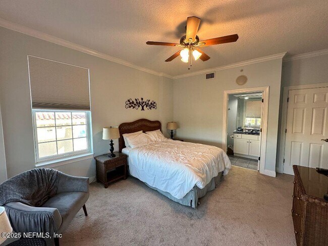 Building Photo - 110 S Serenata Dr