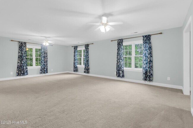 Building Photo - 1609 Lucerne Way