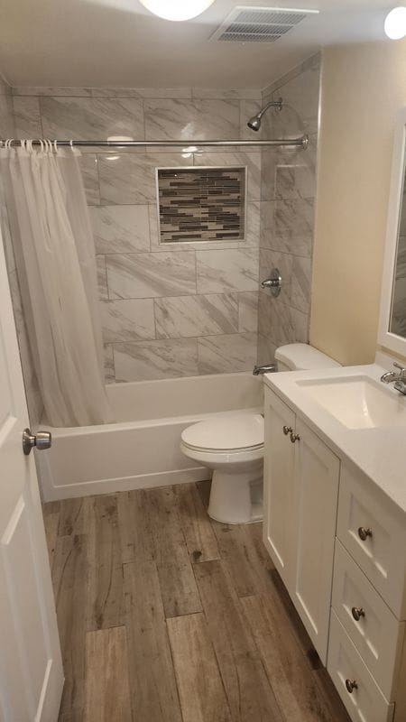 Primary Photo - 1043 W 107th St