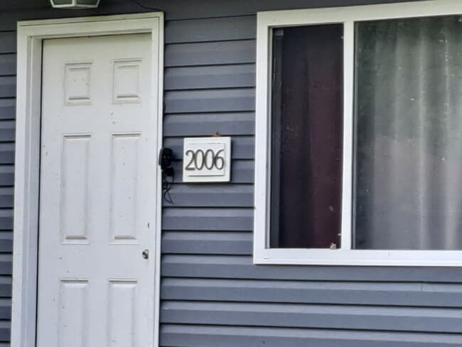 Building Photo - "3-Bedroom Retreat in Cahokia Heights – Co...