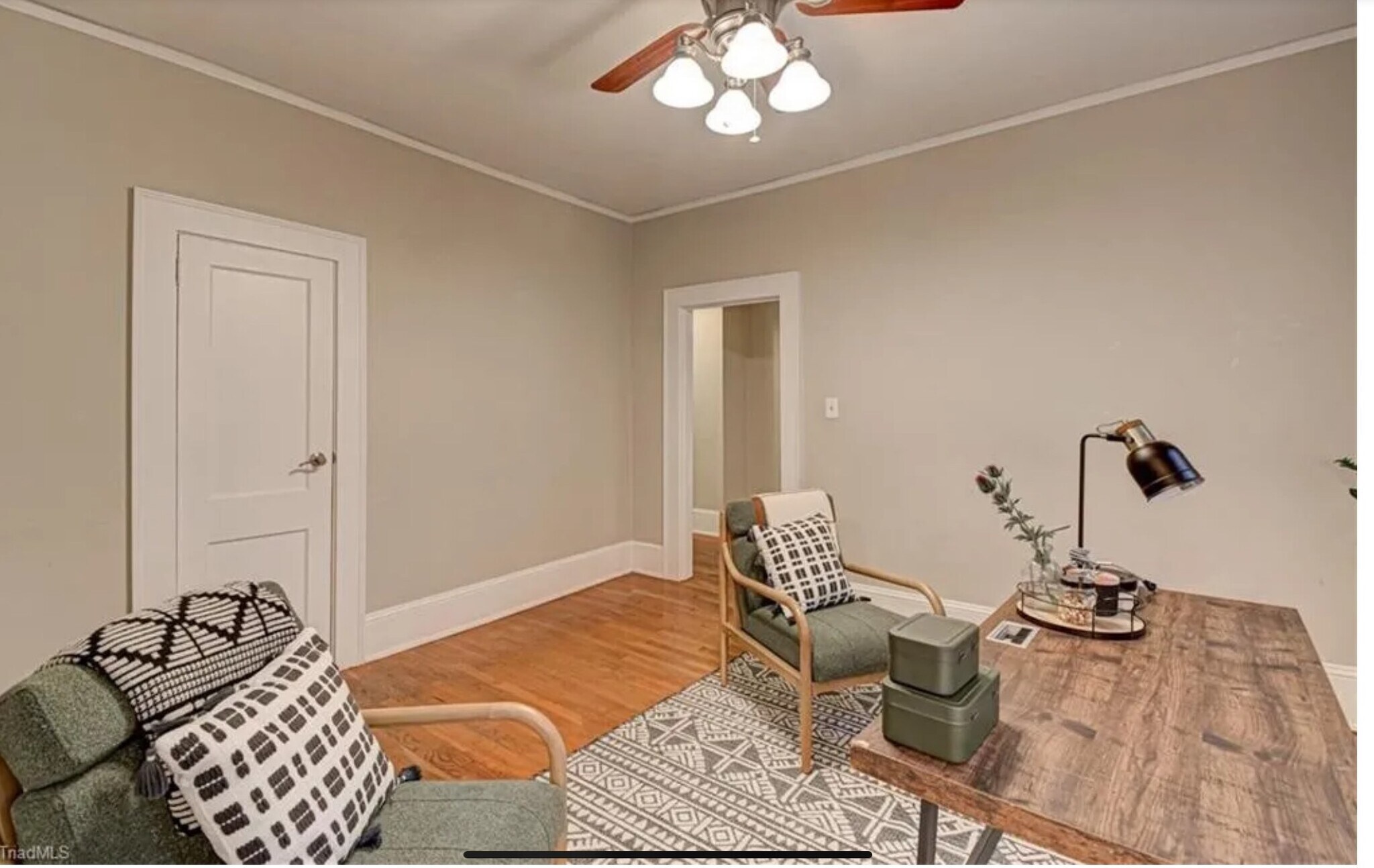 Building Photo - 832 Lockland Ave