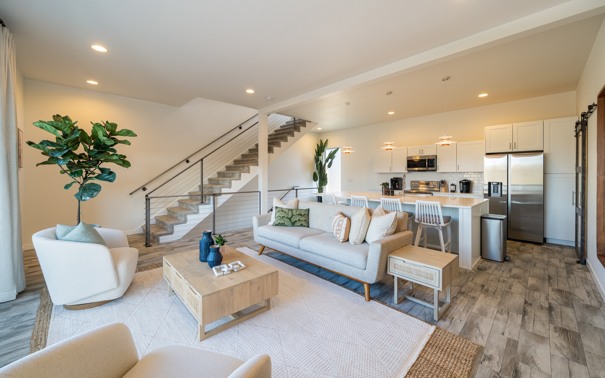 Building Photo - 823 Orondo Ave