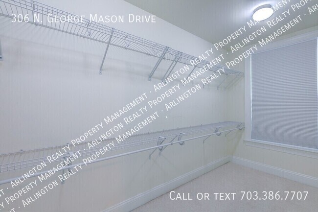 Building Photo - 306 N George Mason Dr