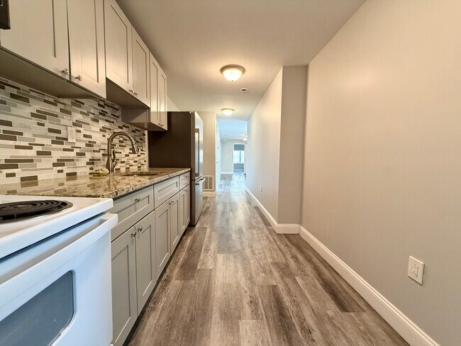 Building Photo - 5000 N 8th St