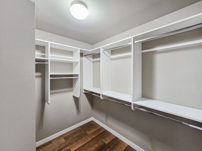 Building Photo - Modern 5-Bedroom Kirkland Home with Solar ...