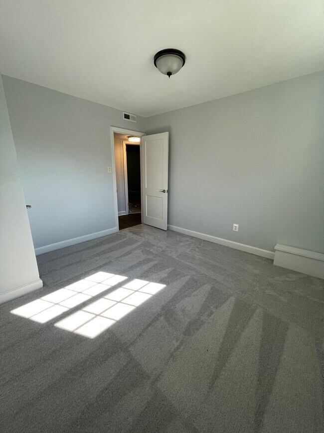 Building Photo - 3128 Headrow Cir