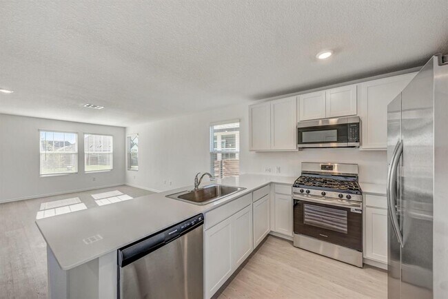 Building Photo - 367 Keefer