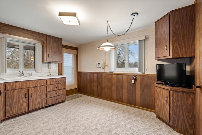 Building Photo - 537-541 N Edgelawn Drive Unit 539
