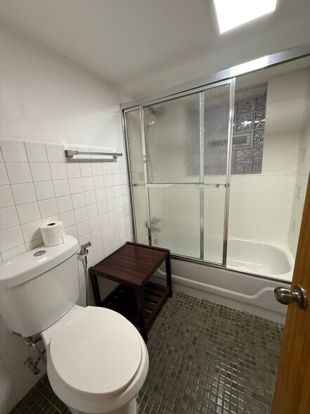 Building Photo - 3318 W Pierce Ave