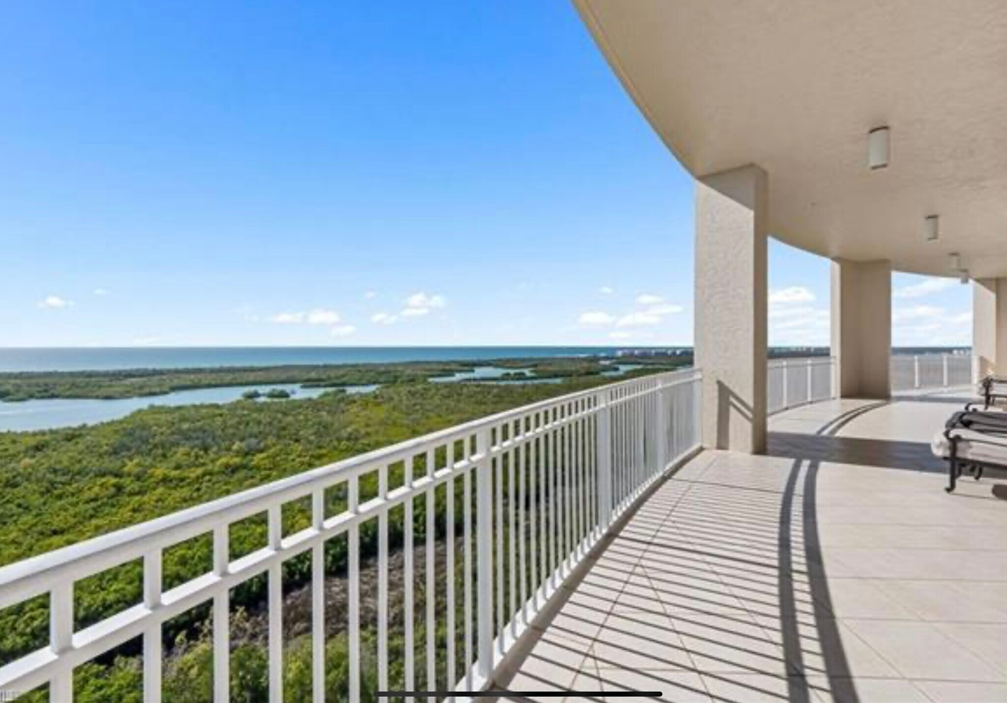 Building Photo - 1001 Arbor Lake Dr