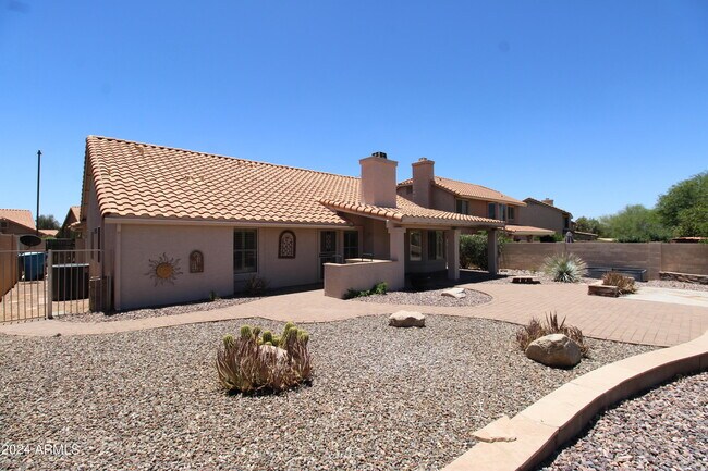 Building Photo - 4052 E Palo Brea Ln