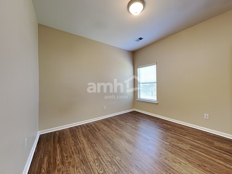 Building Photo - 2749 Palmetto Hall Blvd