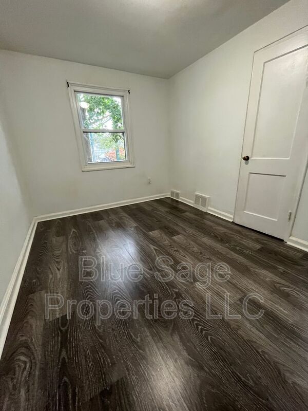 Building Photo - 25 Windsor Ln