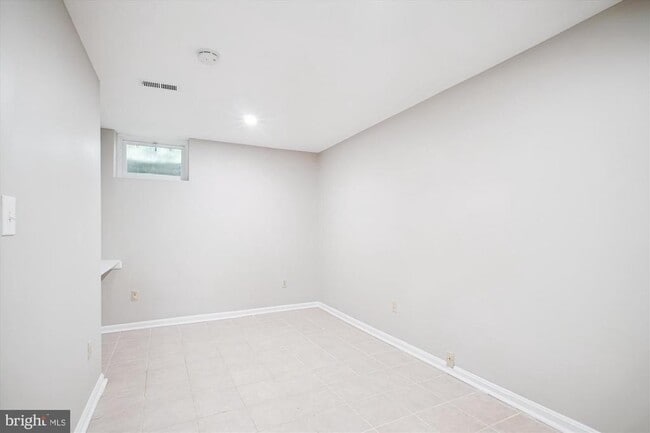 Building Photo - 6709 Fairfax Rd