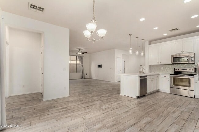 Building Photo - 21090 E Munoz St