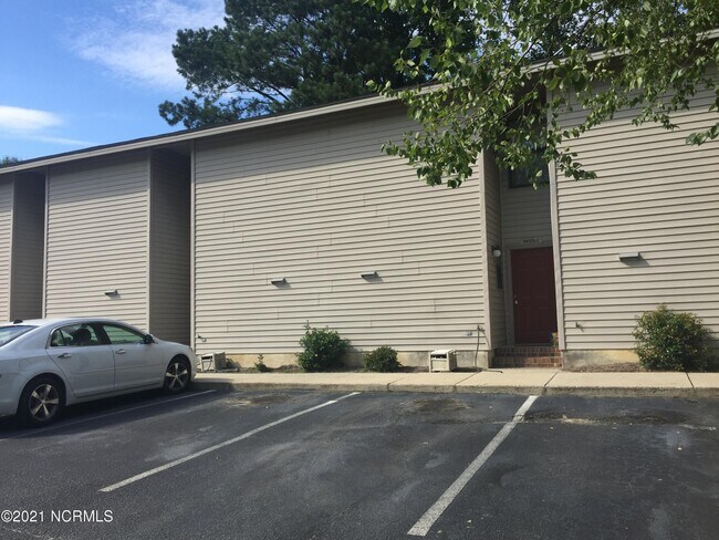 Building Photo - 1929 Buxton Rd