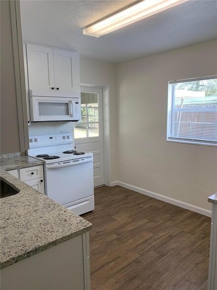 Building Photo - 127 E Kentucky Ave