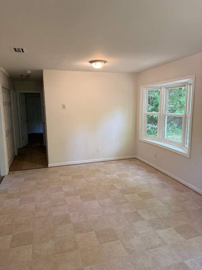 Building Photo - 4 Bedroom Cape Cod in Midlotian