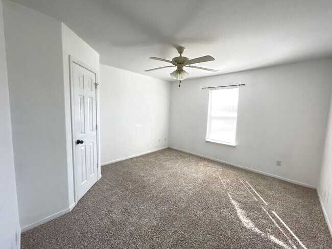 Building Photo - 3406 Doffy Dr