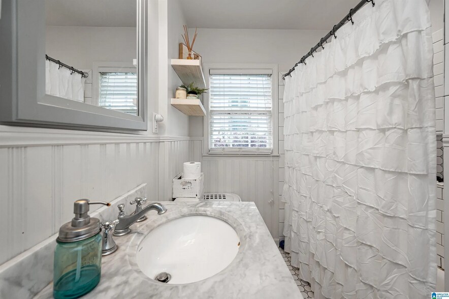 Building Photo - 113 Oglesby Ave