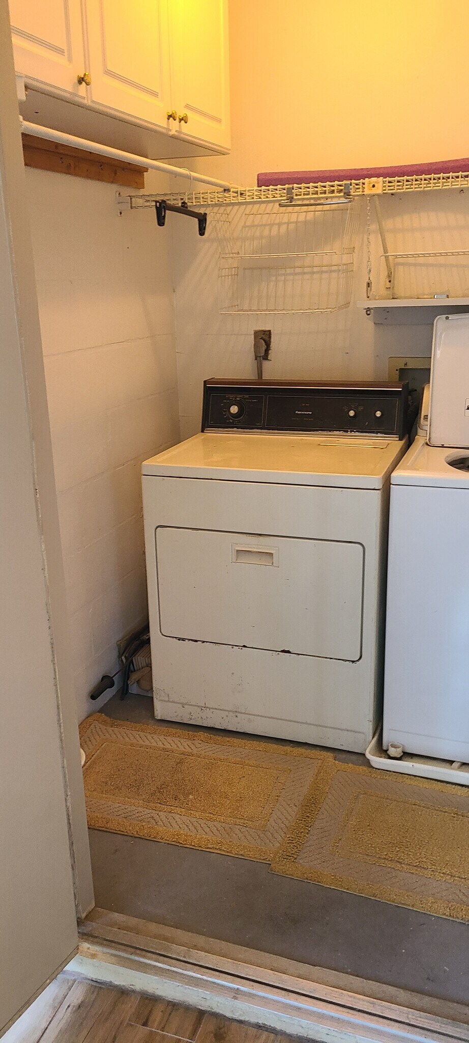 Washer/Dryer - 2800 Cove Cay Dr