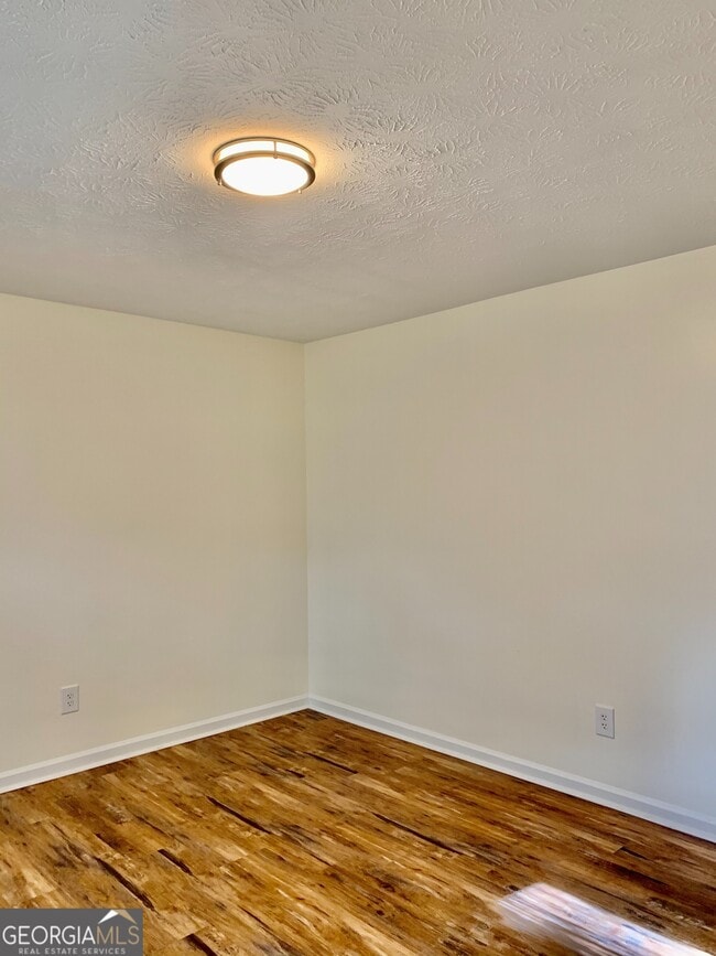 Building Photo - 322 Powder Springs St