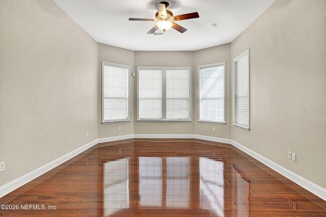 Building Photo - 1837 Forest Glen Way