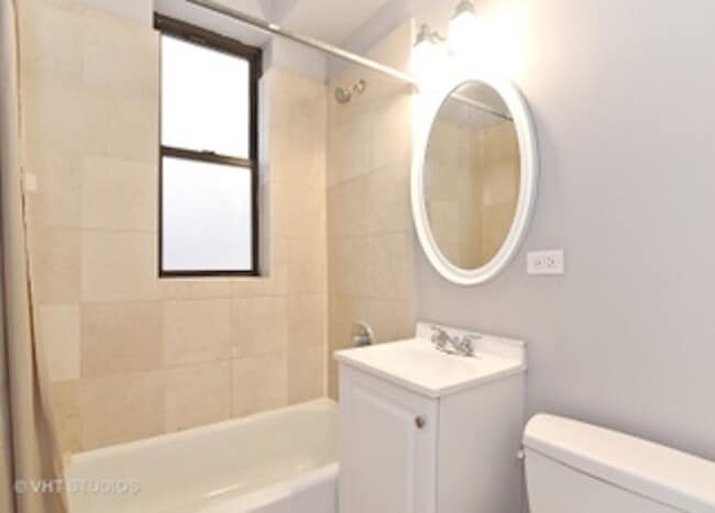 Building Photo - 903 W Cornelia Ave