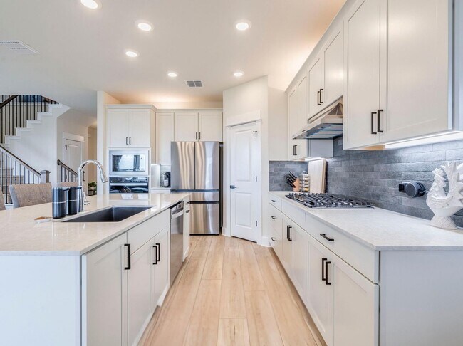 Building Photo - Beautifully upgraded 3 bedroom located on a cul-de-sac - Don't miss out!