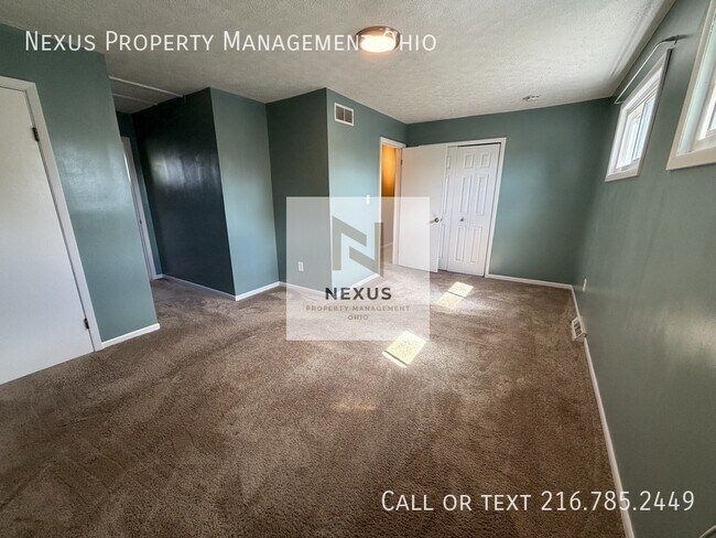 Building Photo - 6475 Sandfield Dr