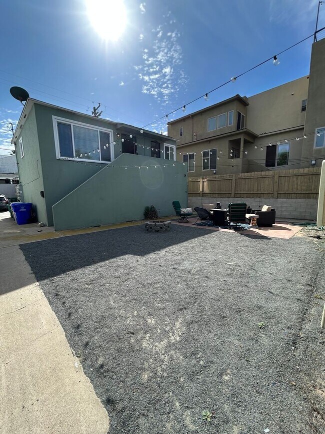 Building Photo - 841-845 Felspar Street