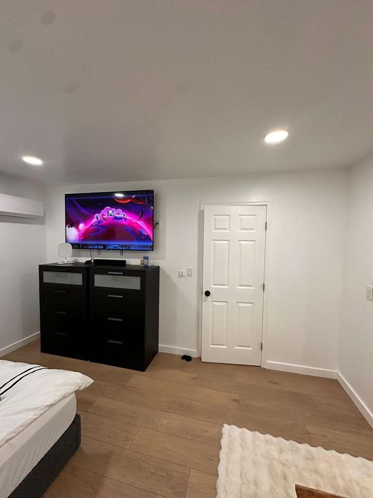 Building Photo - 8529 Keokuk Ave