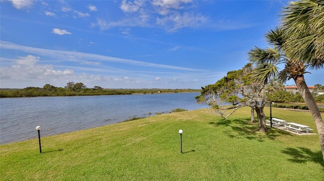 Building Photo - 61 Ocean Palm Villa S