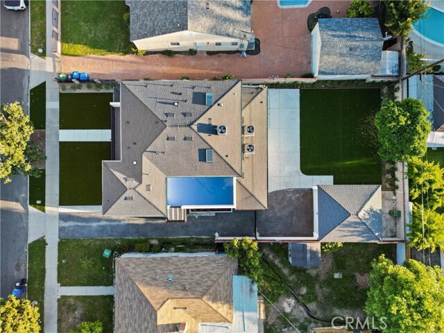 Building Photo - 6051 Teesdale Ave
