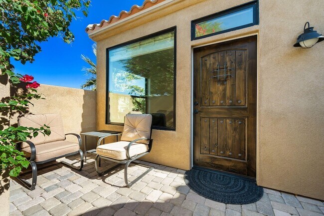 Building Photo - 96 Vía Bella