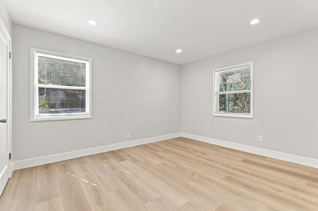 Building Photo - 20430 Saratoga-Los Gatos Rd