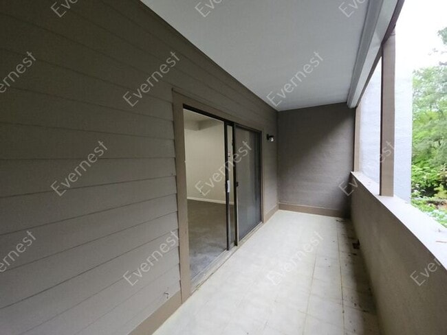 Building Photo - 3815 Paces Ferry W