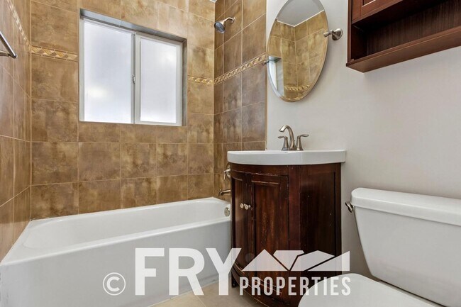 Building Photo - Charming University Hills Home with Oversized 2-Car Garage & Private Backyard