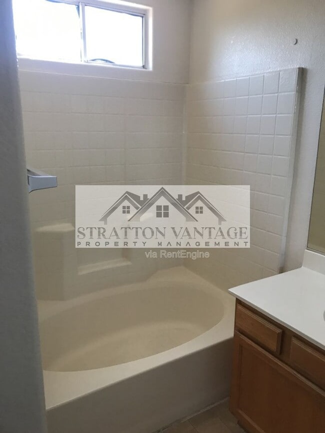 Building Photo - 8201 W Pima St