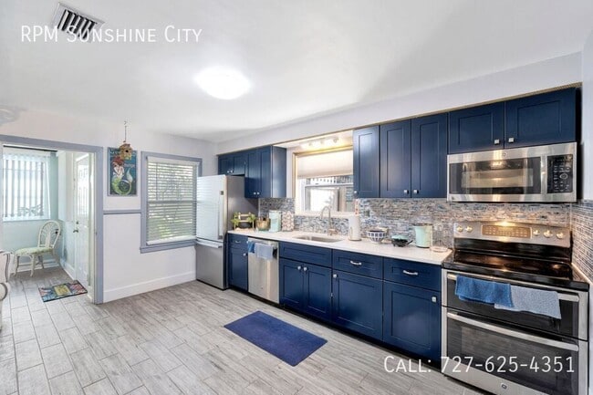 Building Photo - 340 78th Ave