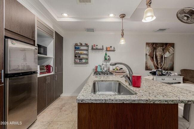 Building Photo - 7137 E Rancho Vista Dr