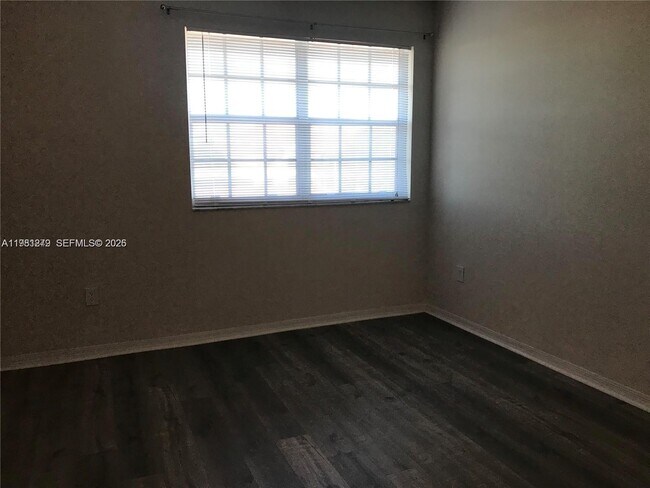 Building Photo - 151 SW 117th Ave