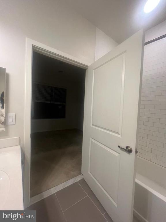 Building Photo - 401 Race St