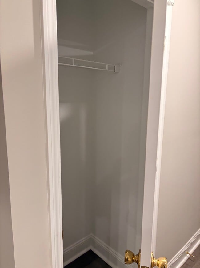 Building Photo - 10717 N Park Ave