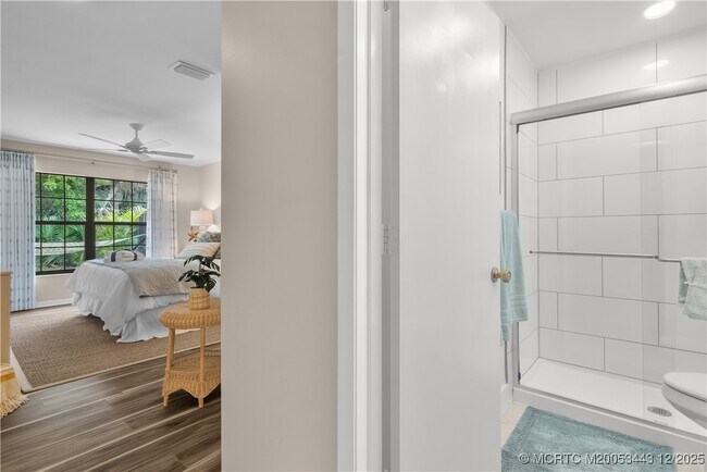 Building Photo - 1544 SW Silver Pine Way