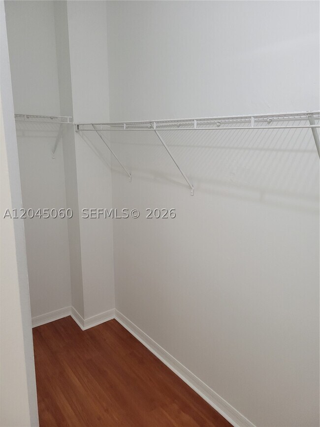 Building Photo - 618 SW 106th Ave